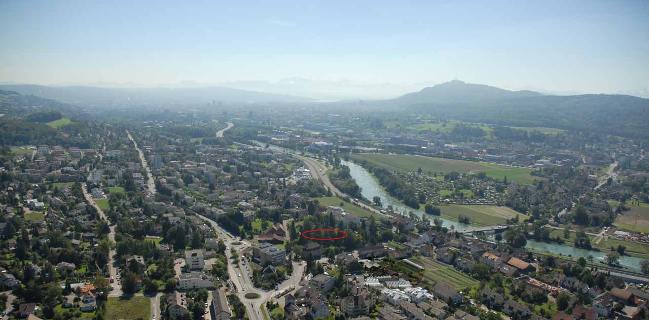 Dahlienpark, vor den Toren Z&uuml;richs, im Hintergrund &Uuml;etliberg, Z&uuml;richsee und Alpen